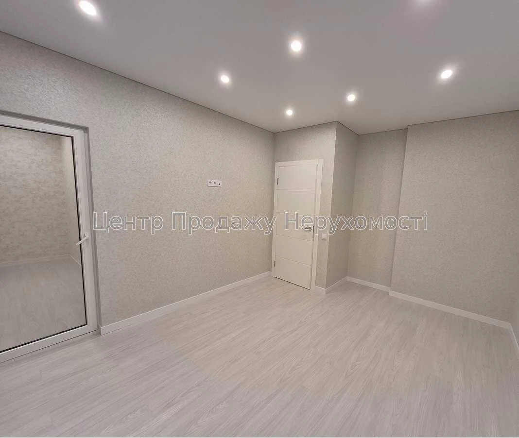 Sale of a 3-bedroom apartment in the Warsawський 3 residential complex, Kyiv