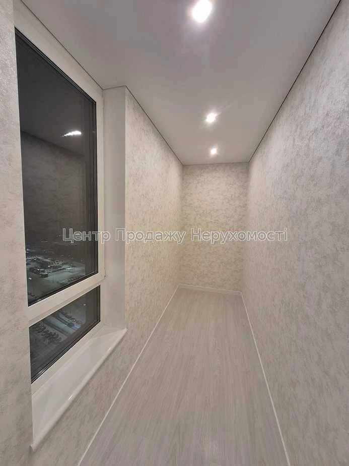Sale of a 3-bedroom apartment in the Warsawський 3 residential complex, Kyiv