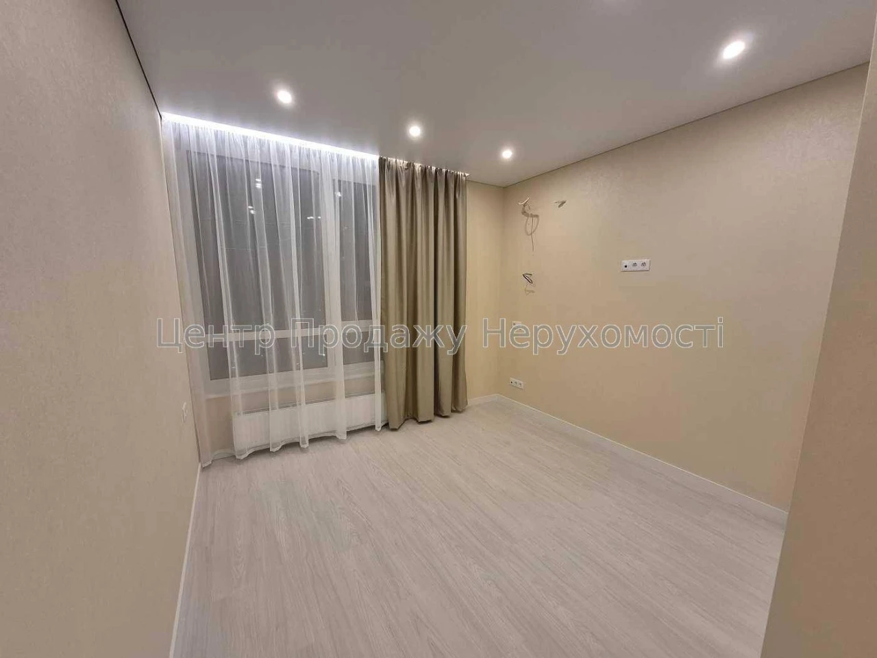 Sale of a 3-bedroom apartment in the Warsawський 3 residential complex, Kyiv
