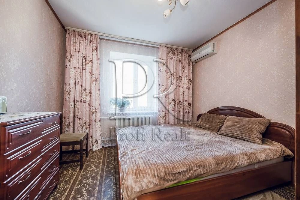 Продаж 3-кімнатній квартири, 76 м², вул. Ново-Дарницька, 6. Без комісії