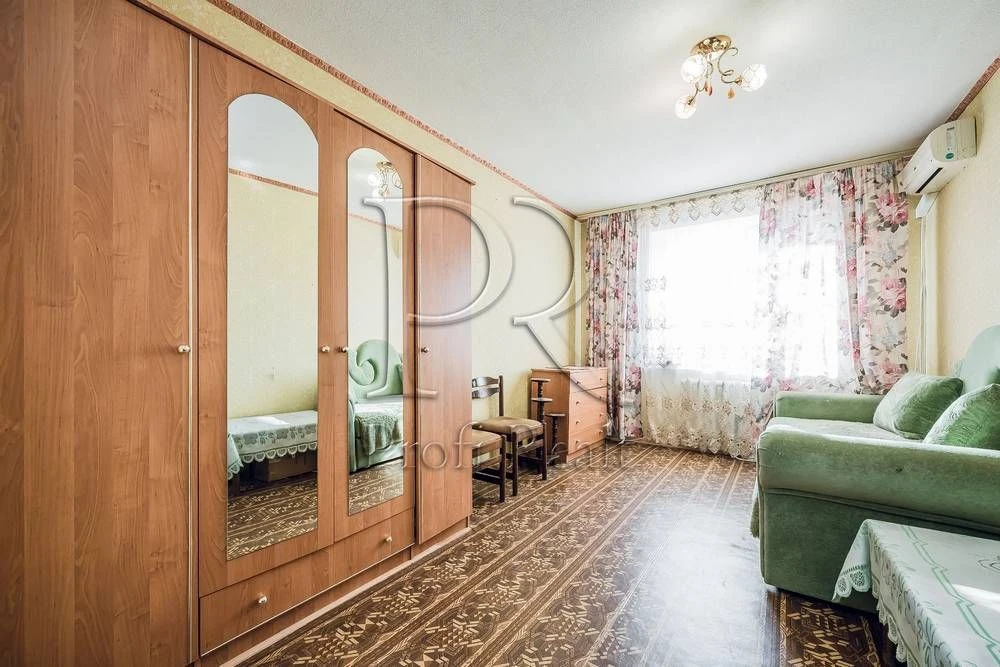 Продаж 3-кімнатній квартири, 76 м², вул. Ново-Дарницька, 6. Без комісії