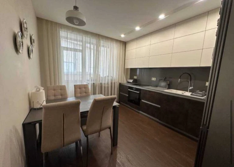 NO COMMISSION% Luxurious 3-room apartment near Poznyaki Os metro station