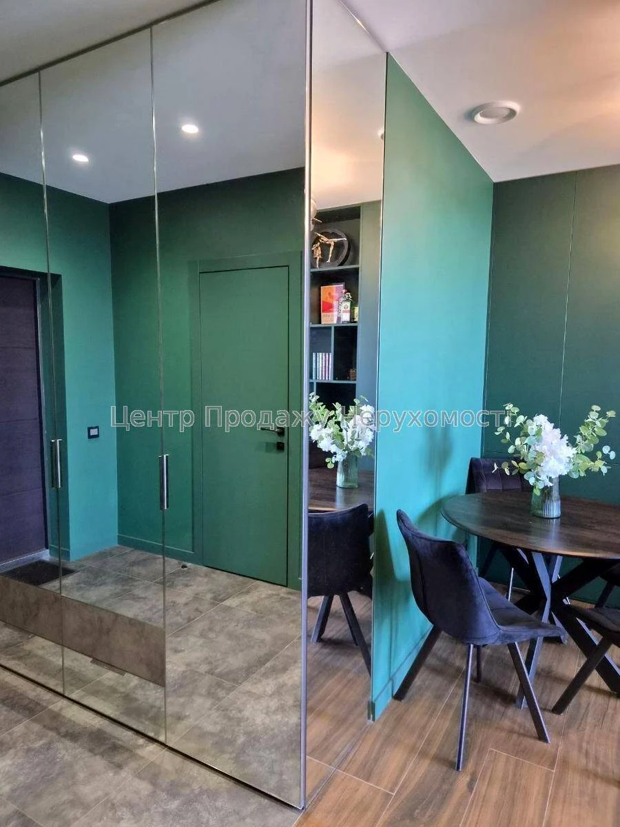 Продаж 2-кімн. квартири, 19/26 пов, 44/30/4 м², Київ – вигід