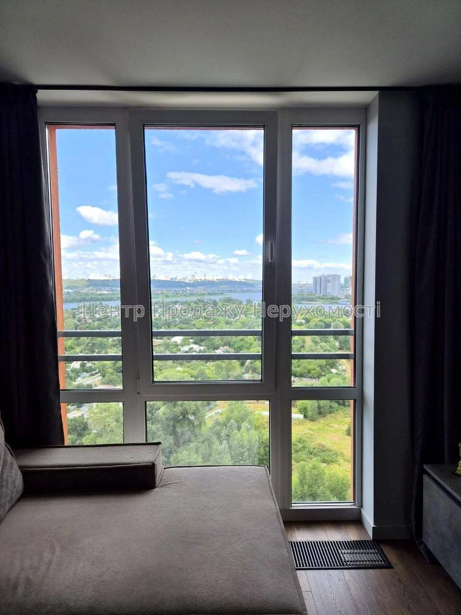 Продаж 2-кімн. квартири, 19/26 пов, 44/30/4 м², Київ – вигід