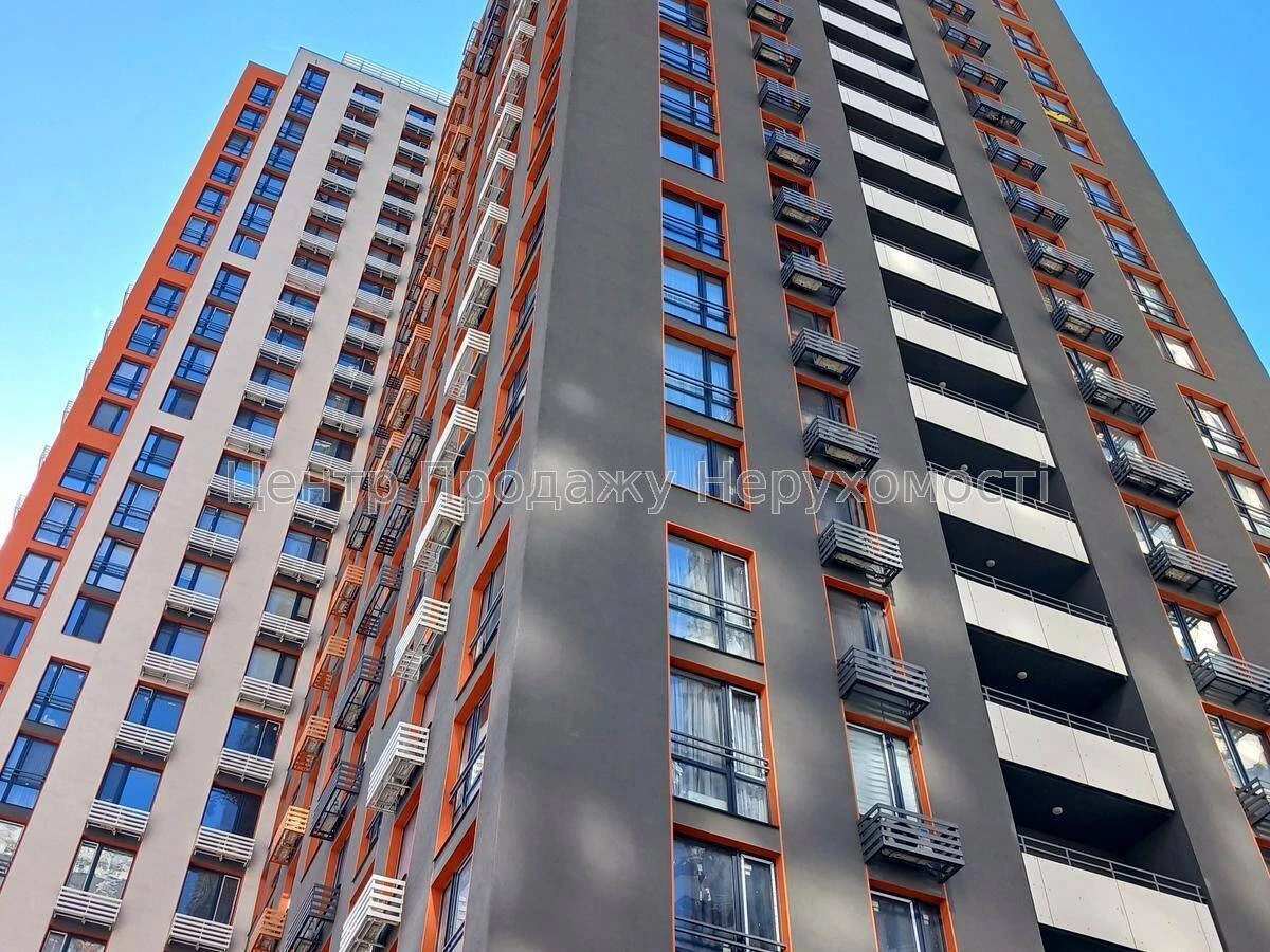 Продаж 2-кімн. квартири, 19/26 пов, 44/30/4 м², Київ – вигід