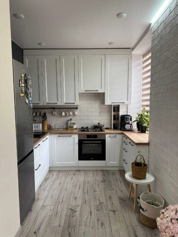 For Sale: 2-room apartment, Dneprovsky district, area