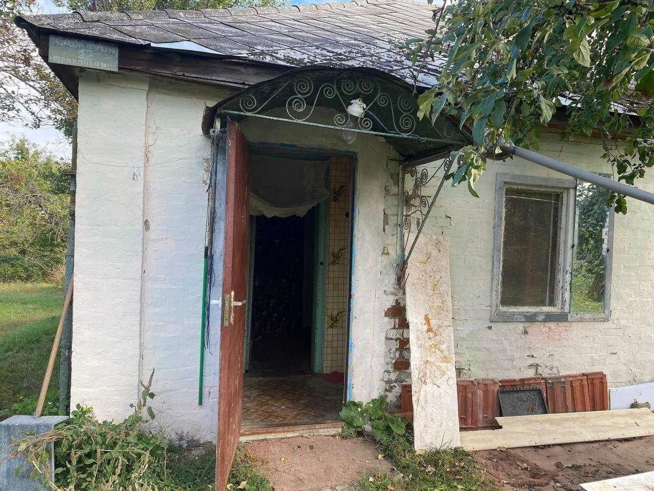 House with a large plot in the city !!