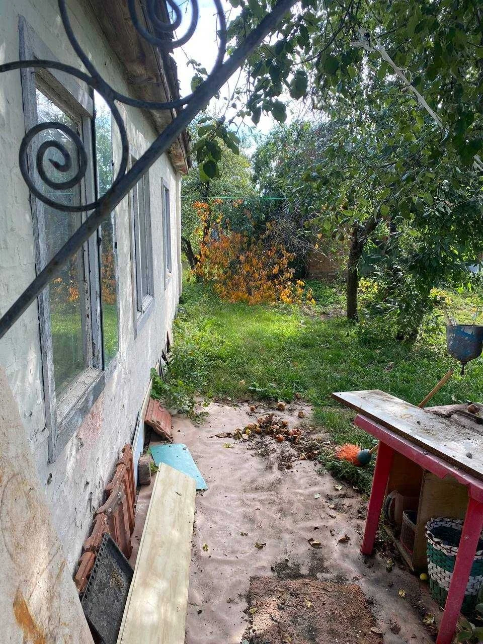 House with a large plot in the city !!