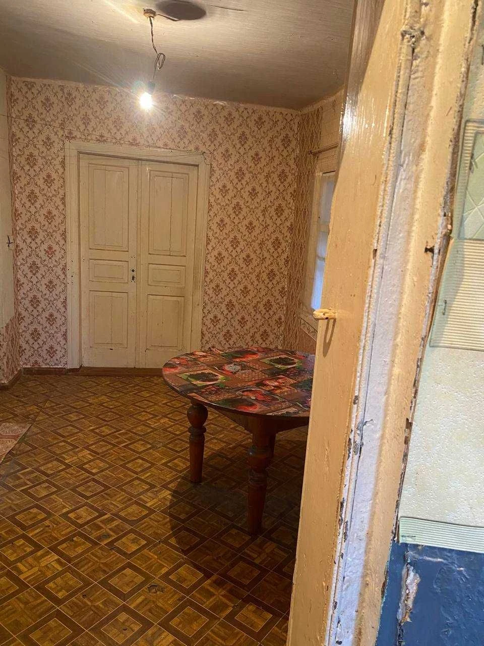House with a large plot in the city !!