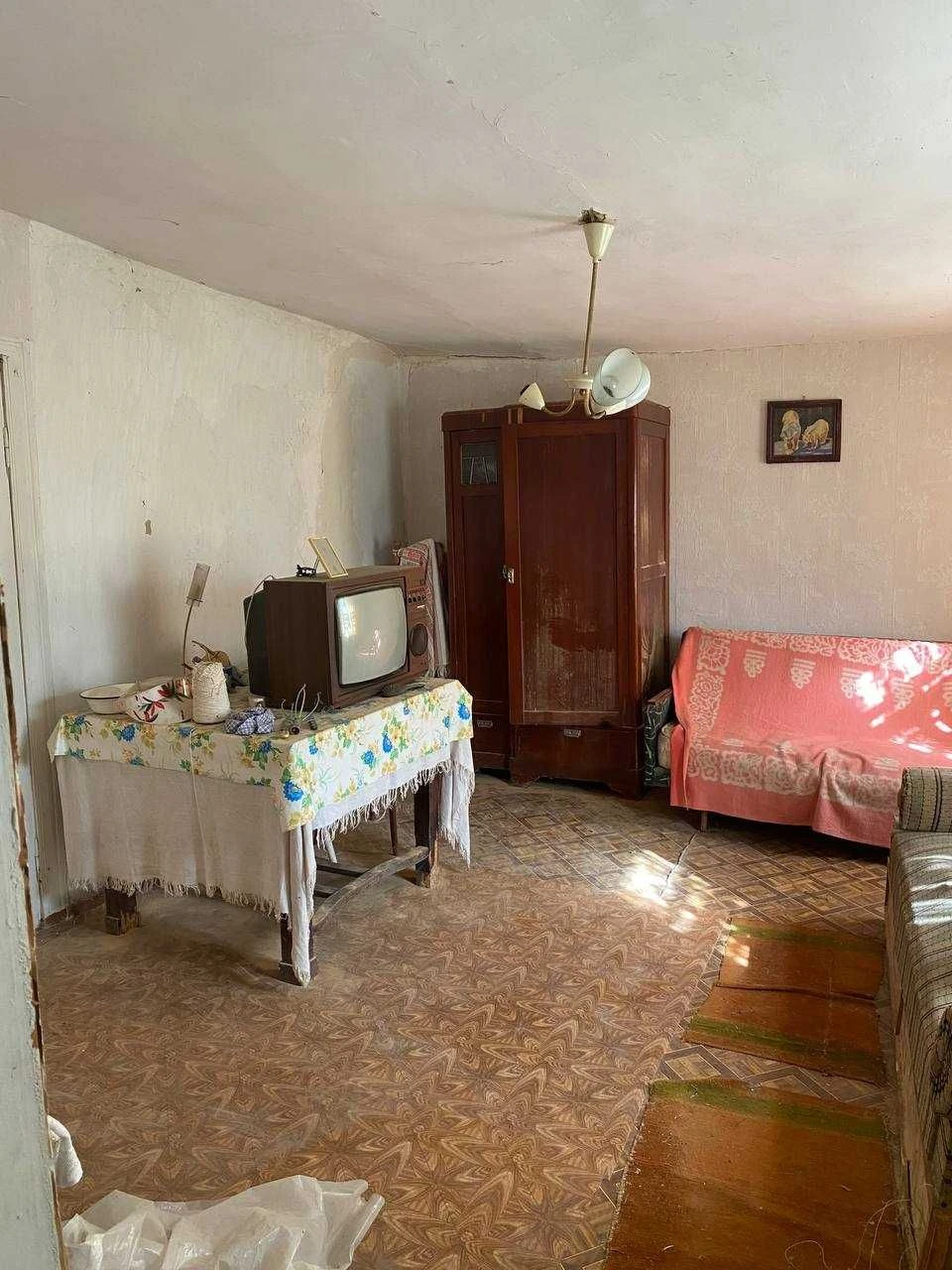 House with a large plot in the city !!