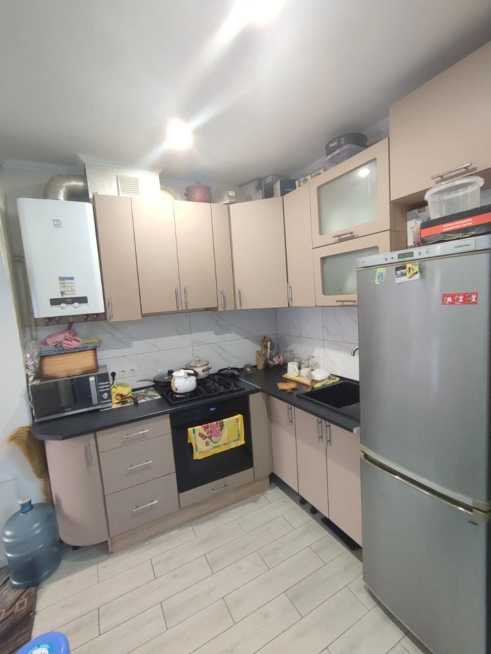 Sale of a 2-room apartment in a courtyard (Residential complex)