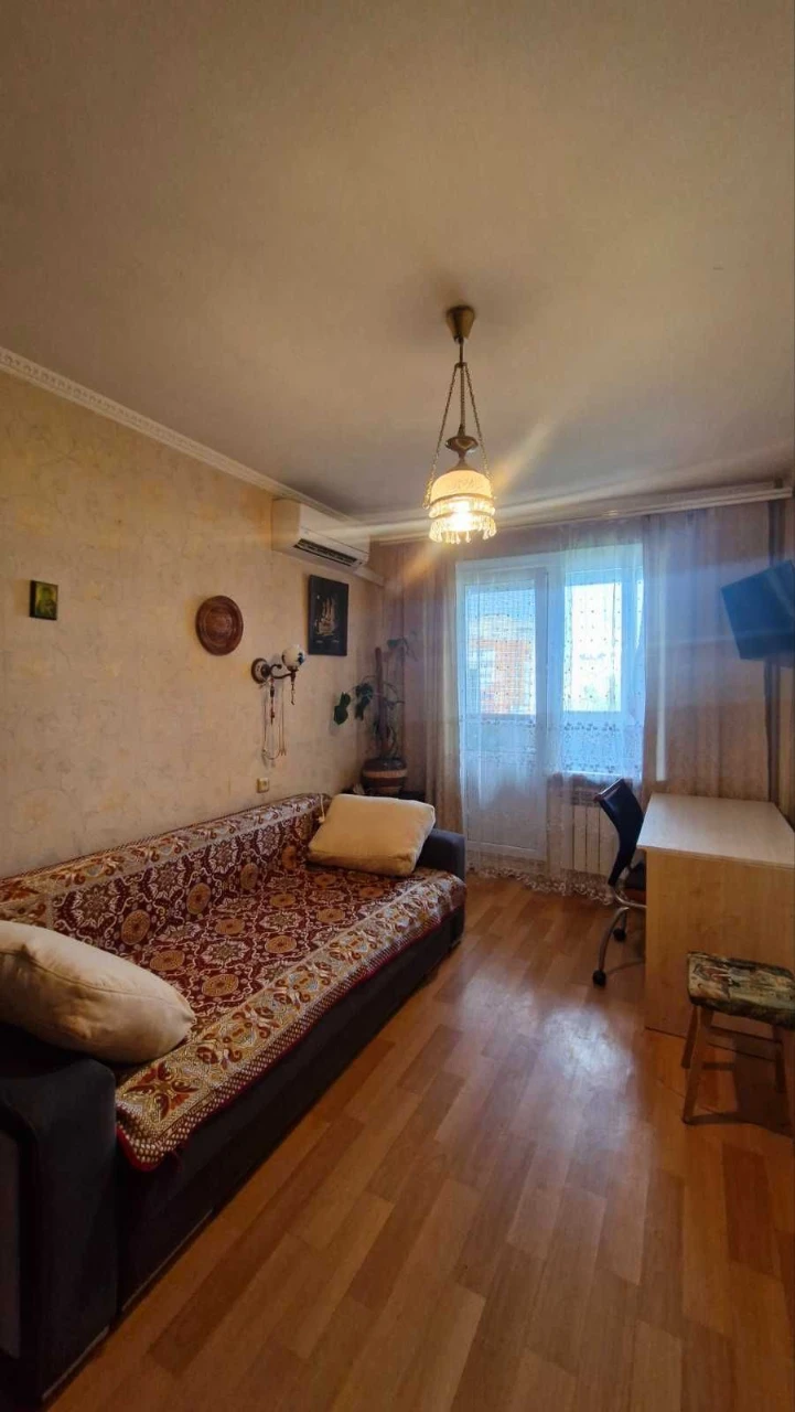 Продам ХОРОШУЮ  *Сертификаты* 3х  кв. на Добровольского|Паус
