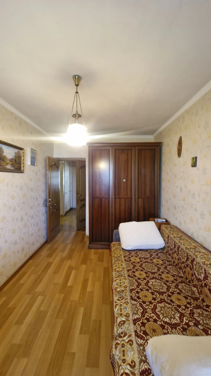 Продам ХОРОШУЮ  *Сертификаты* 3х  кв. на Добровольского|Паус