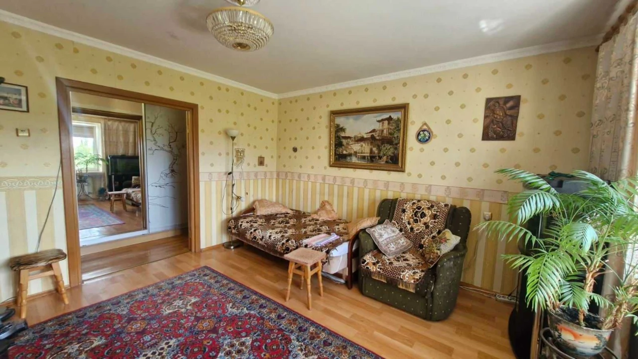 Продам ХОРОШУЮ  *Сертификаты* 3х  кв. на Добровольского|Паус