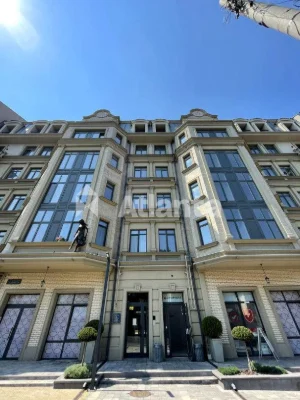 Продаж стильної 1-кімнатної квартири з авторським ремонтом у