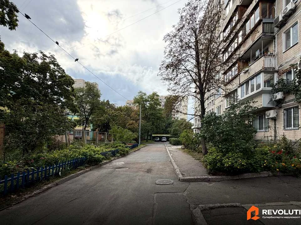 Квартира. Київ, Пантелеймона Куліша, 3