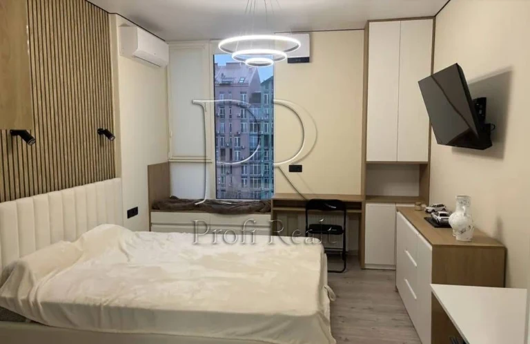 Sale of a 1-room apartment in the Comfort Town residential complex, p