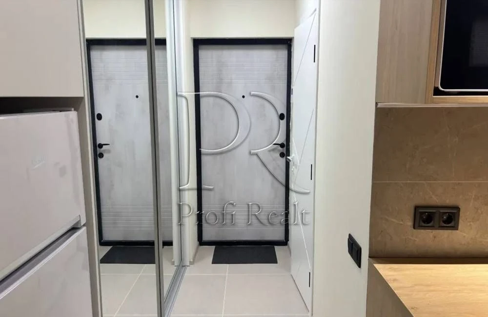 Sale of a 1-room apartment in the Comfort Town residential complex, p