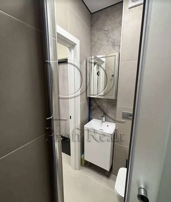 Sale of a 1-room apartment in the Comfort Town residential complex, p