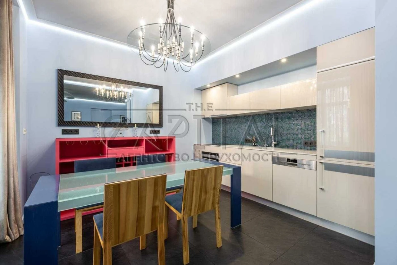 Sale / Apartment / Novopekerskiye Lipki Residential Complex / Pechersky District