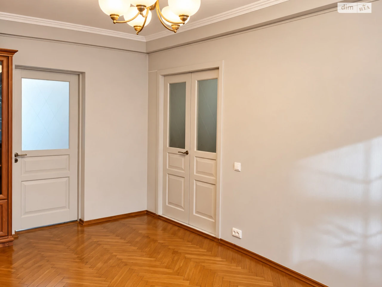 Apartment for Sale in Holosiiv