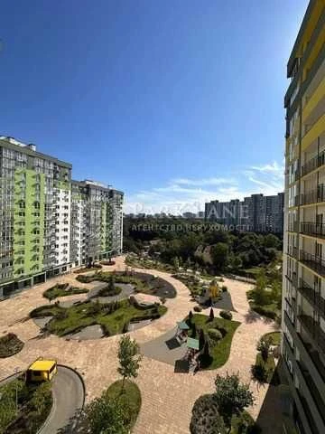 Продається квартира Подільський Нивки Виговського Сирецькі с