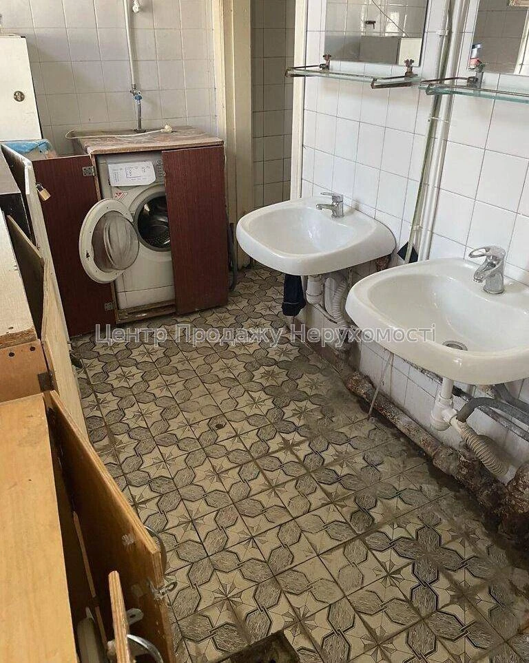 Продаж кімнати в гуртожитку в місті Києві, 1 кімната, 19 м², 5/5