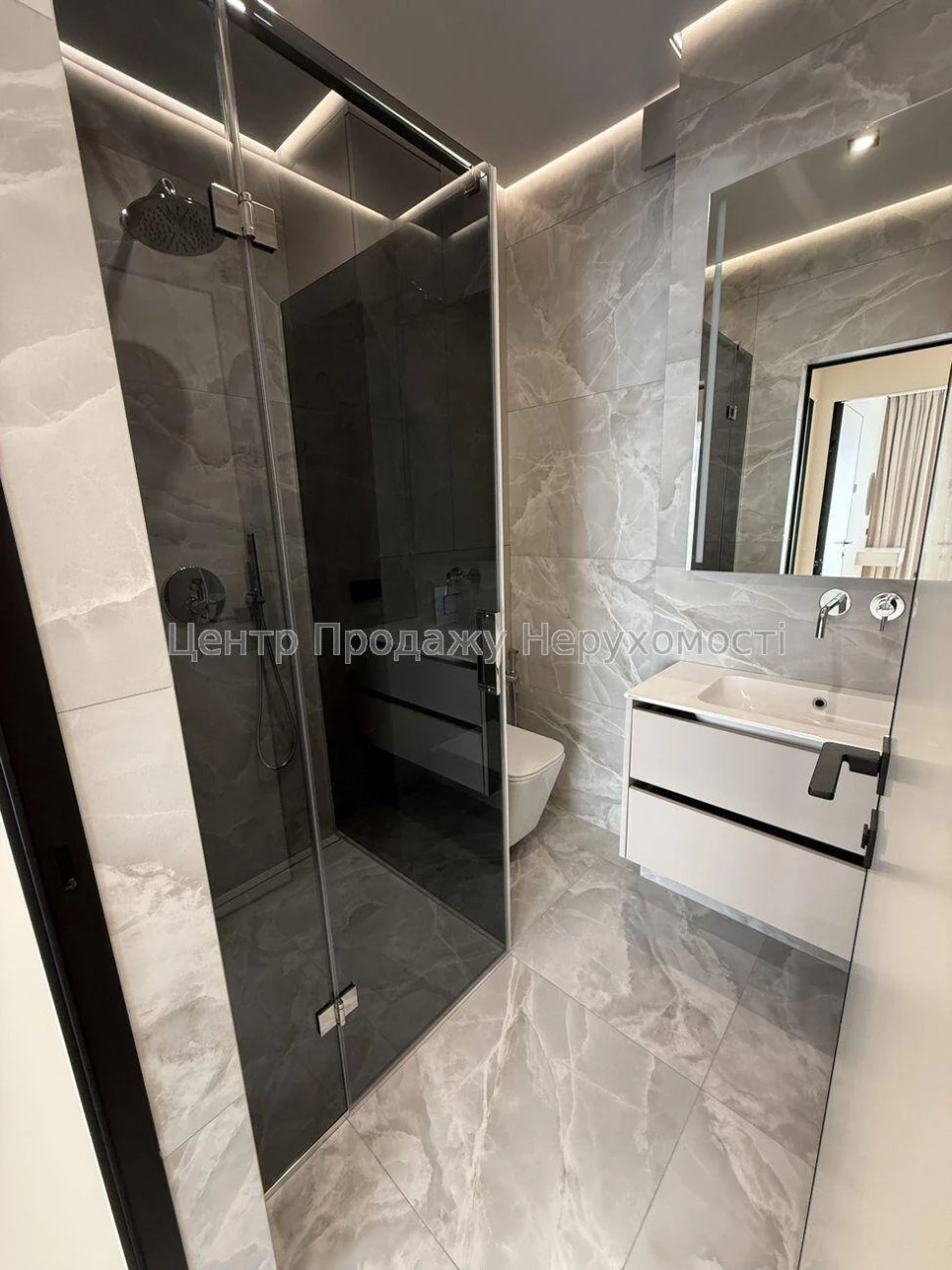 Продається 2-кімн. квартира 67 м², 6/25 пов, ЖК Варшавський
