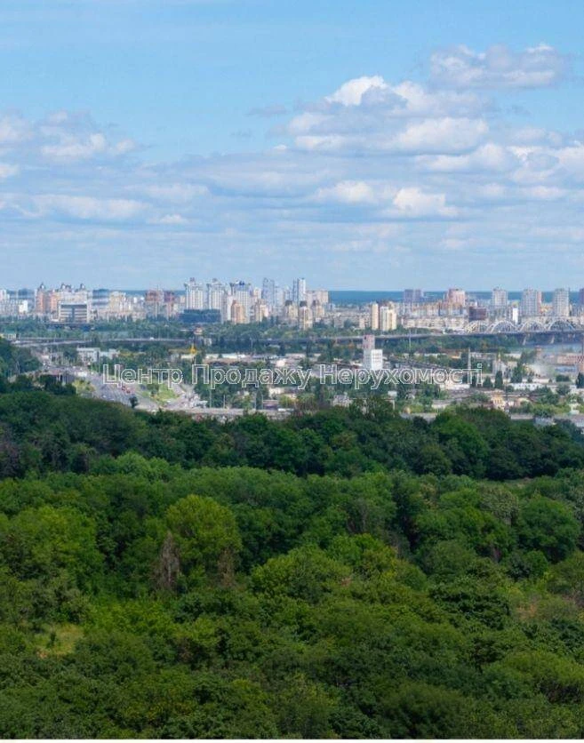 Apartment for Sale in Central Hills Residential Complex, Kyiv