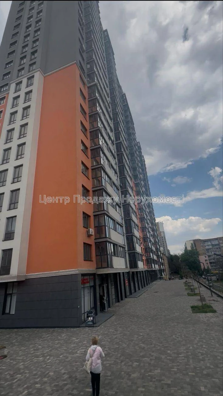 Продається 2-кімнатна квартира, 62 м², 2/24, ЖК "Багговутівський"