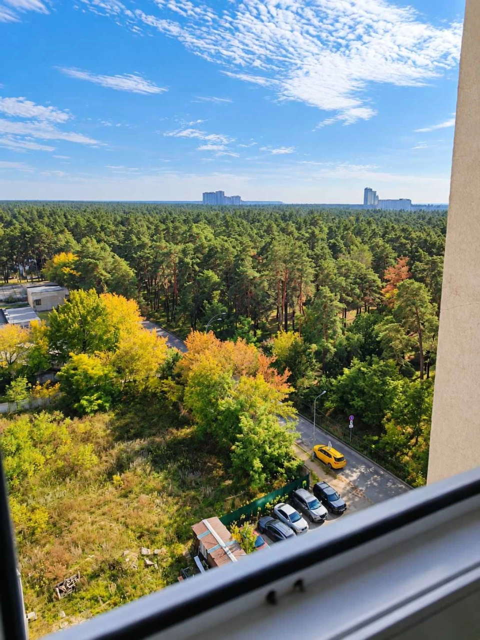 Bright one-bedroom apartment on Mykola Khvyliov Street, 3, in the "Vudistoriya" residential complex.