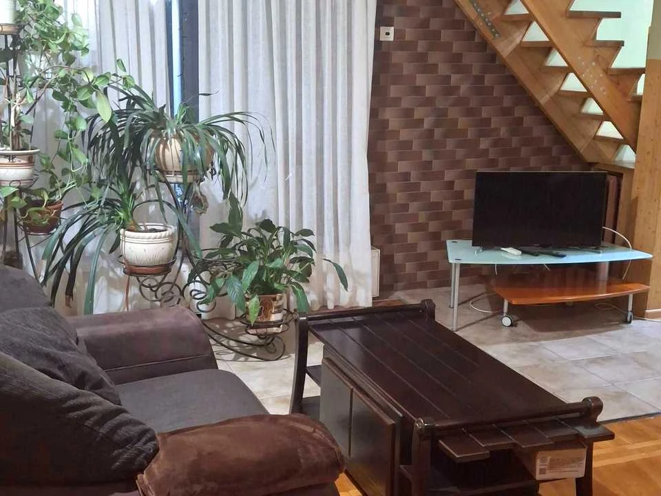 Будинок. Дніпро, вулиця Калинова