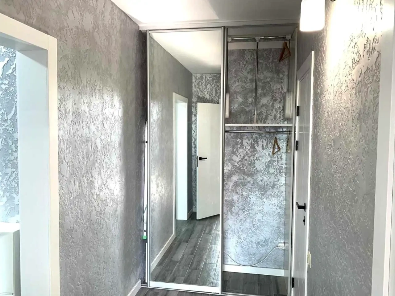 Оренда квартири 1-кімн. 42 м² 8/24 пов.