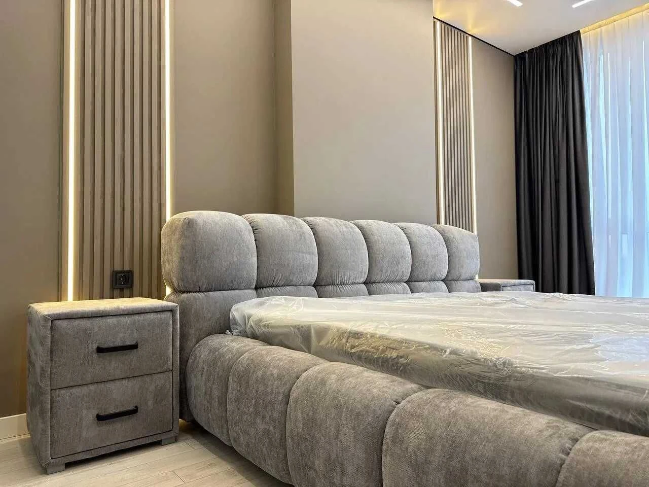 Modern two-bedroom near the lake