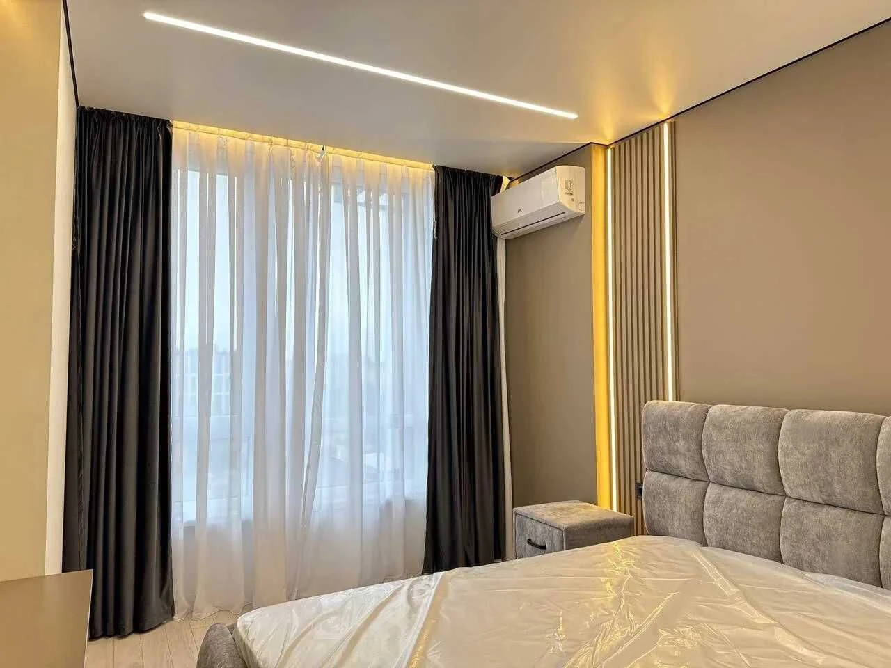 Modern two-bedroom near the lake