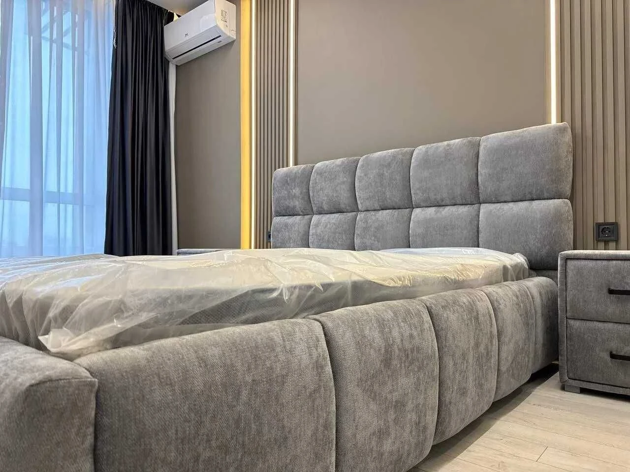 Modern two-bedroom near the lake