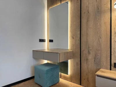 Two-bedroom apartment with stylish renovation in the city center