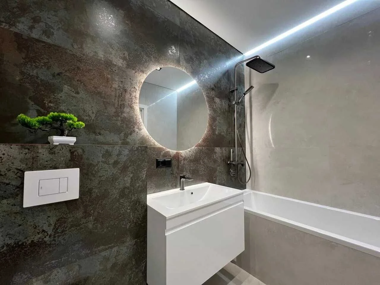 Spacious two-bedroom apartment with furniture and appliances in the city center