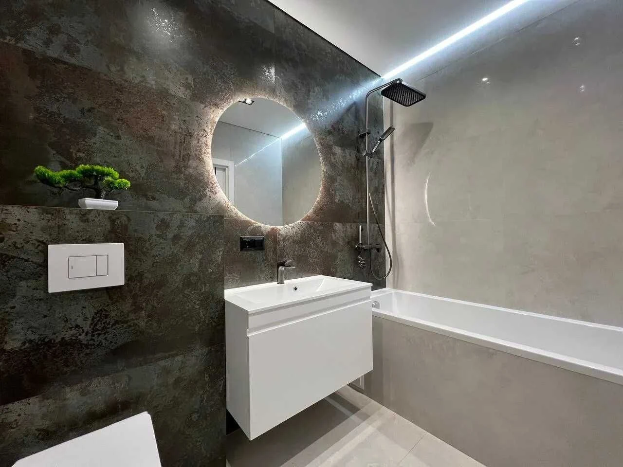 Spacious two-bedroom apartment with furniture and appliances in the city center