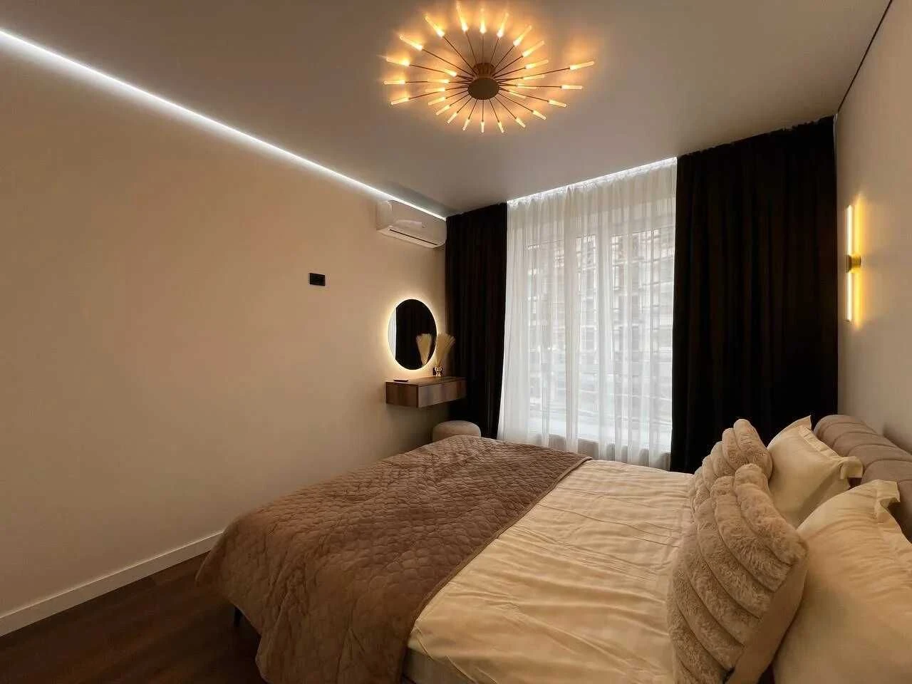 Spacious two-bedroom apartment with furniture and appliances in the city center