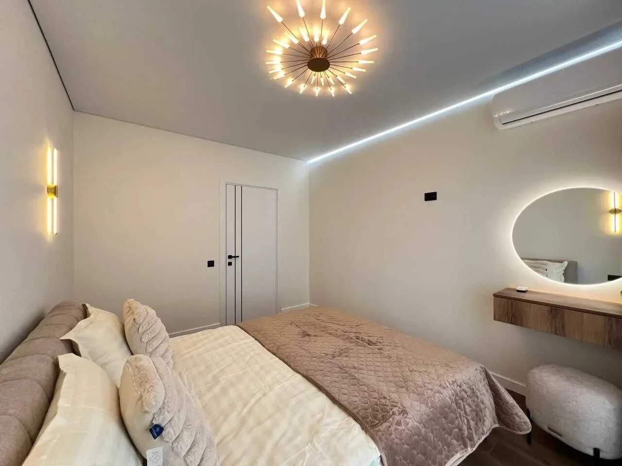 Spacious two-bedroom apartment with furniture and appliances in the city center