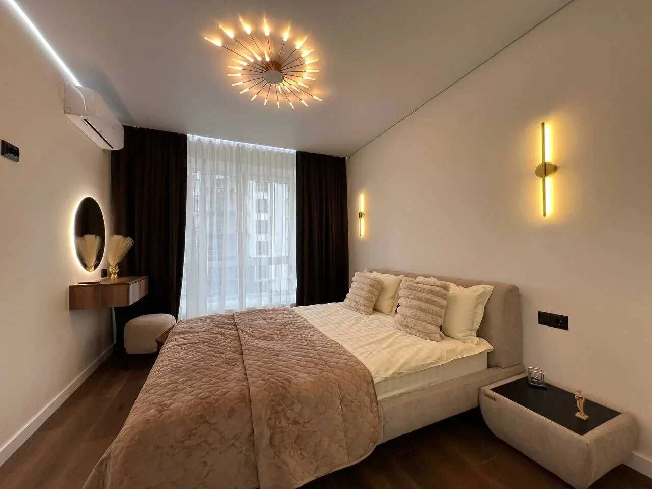 Spacious two-bedroom apartment with furniture and appliances in the city center