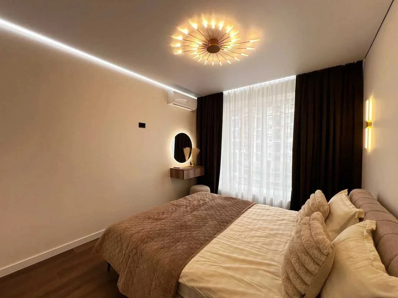 Spacious two-bedroom apartment with furniture and appliances in the city center