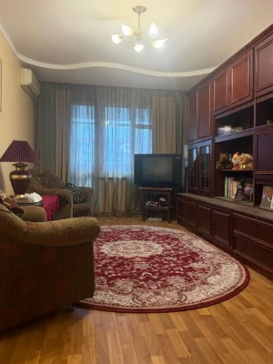 Продаж трьохкімнатної квартири Інгульський район  вул Космон