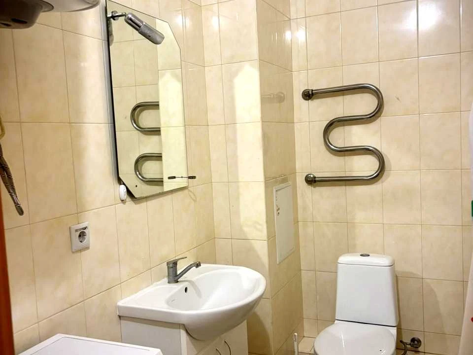 Квартира. вулиця Анни Ахматової, Київ