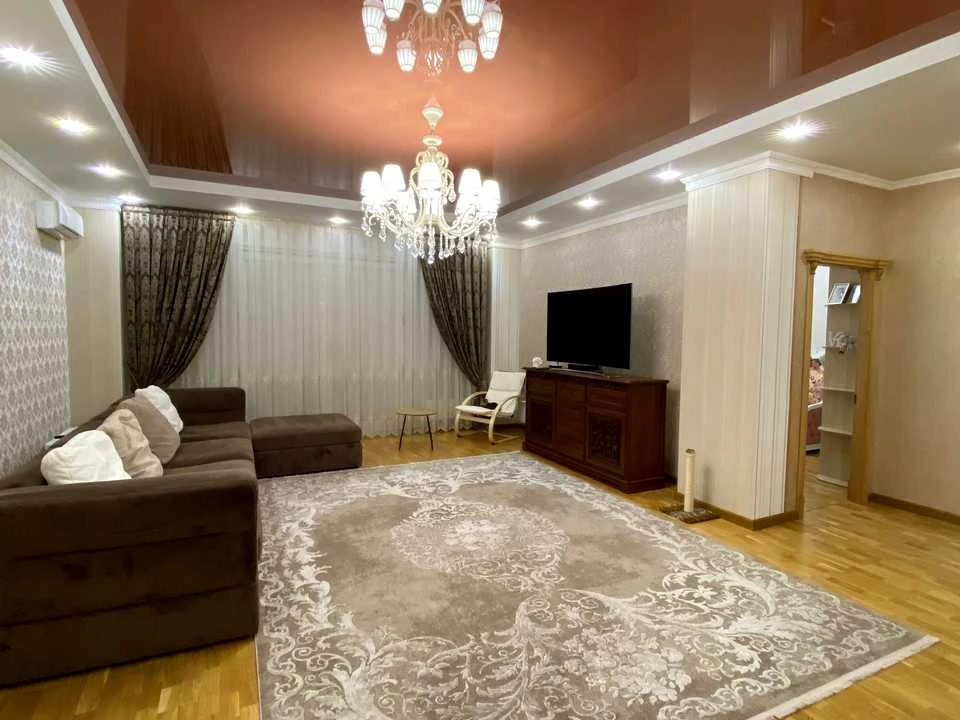 Квартира. Дніпро, Олександра Поля просп. (Кірова)
