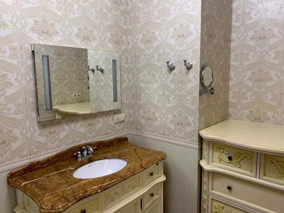 Квартира. Київ, Голосіївська вулиця