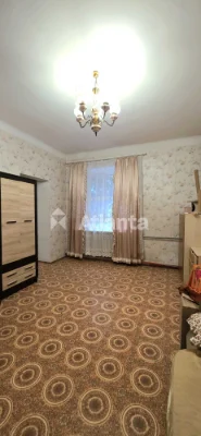 Продається трикімнатна квартира неподалік від театру Музкомедії