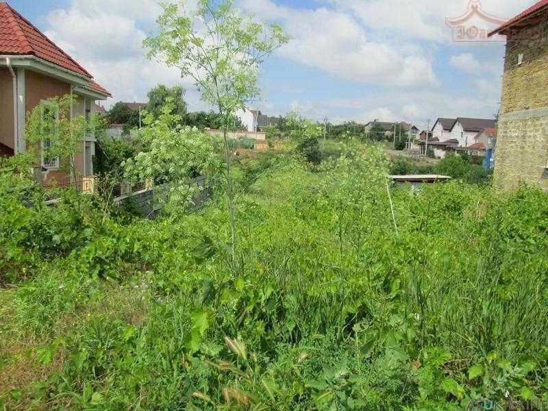Продається ділянка в Червоному Хуторі.