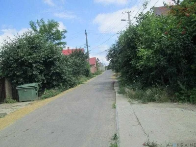 Продається ділянка в Червоному Хуторі.